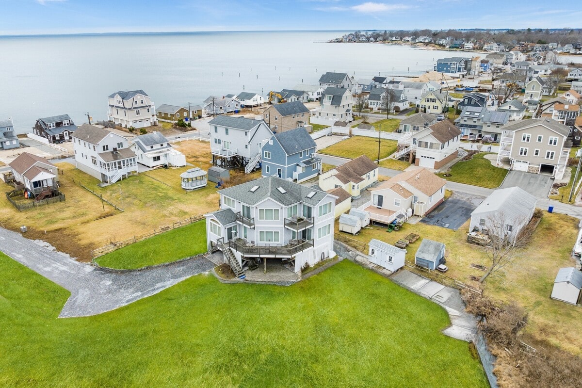 11 Chandler St, Old Saybrook, CT redfin lsiting 