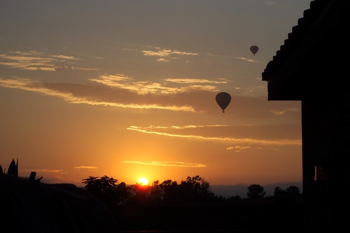 sunset view with hot air balloons in carmel valley, san diego
