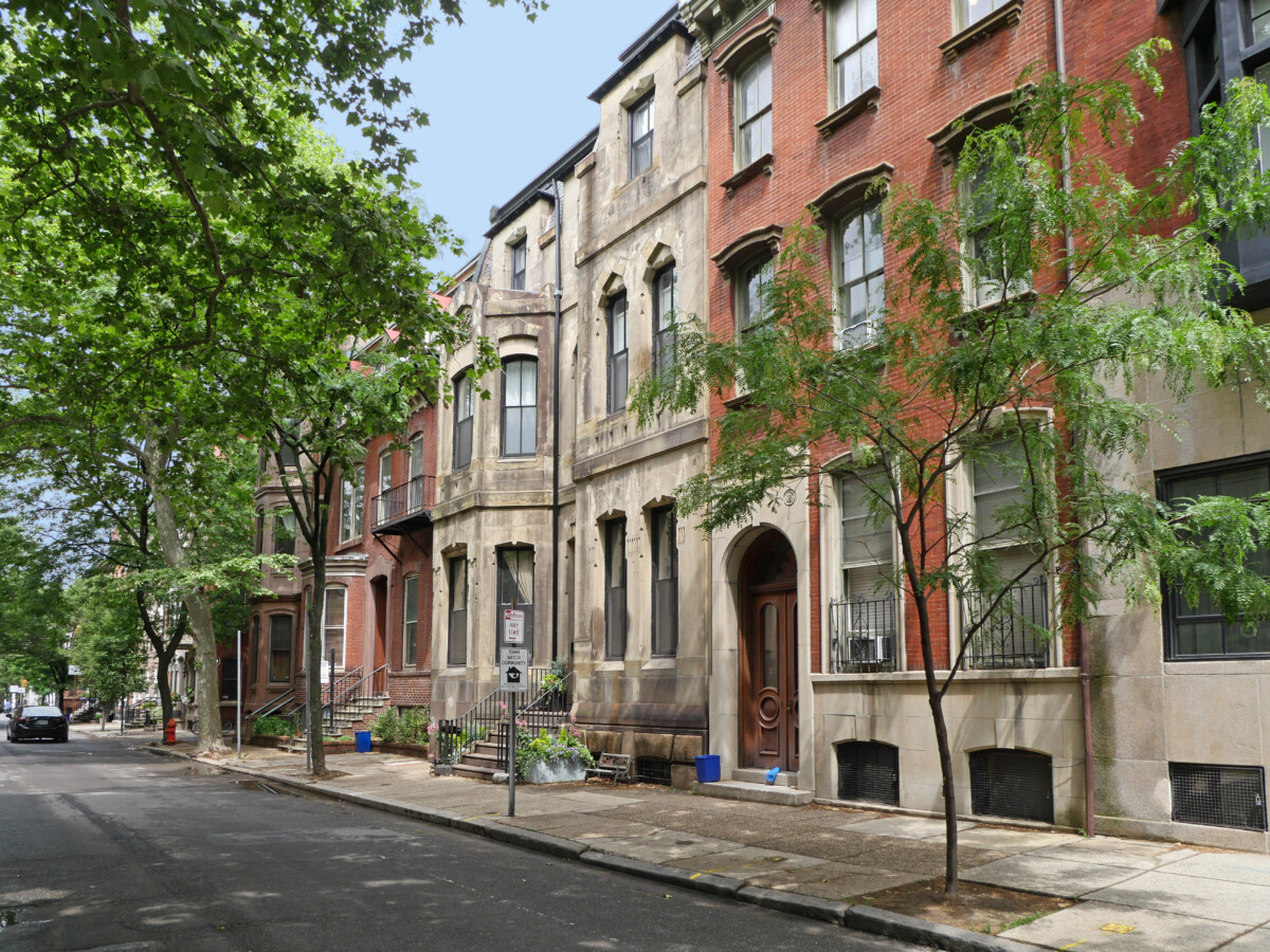 Old,Urban,Neighborhood,,Shady,Street,With,Townhouses