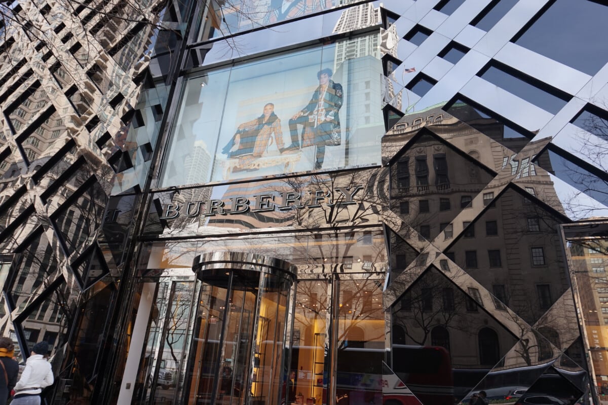 Chicago,,Il,,Usa,,April,23,,2018,Exterior,Of,The,Burberry