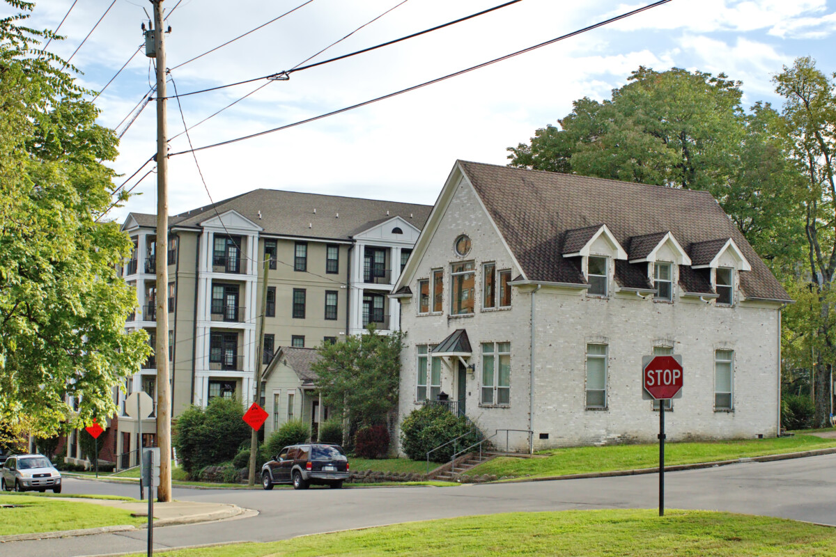 Nashville,,Tennessee,,Usa,-,Circa,October,2018:,Historic,Houses,Around
