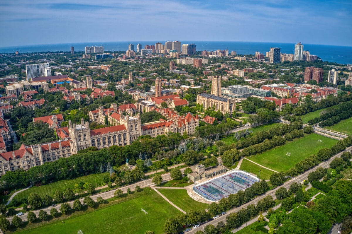 Aerial,View,Of,A,Large,University,In,The,Chicago,Neighborhood