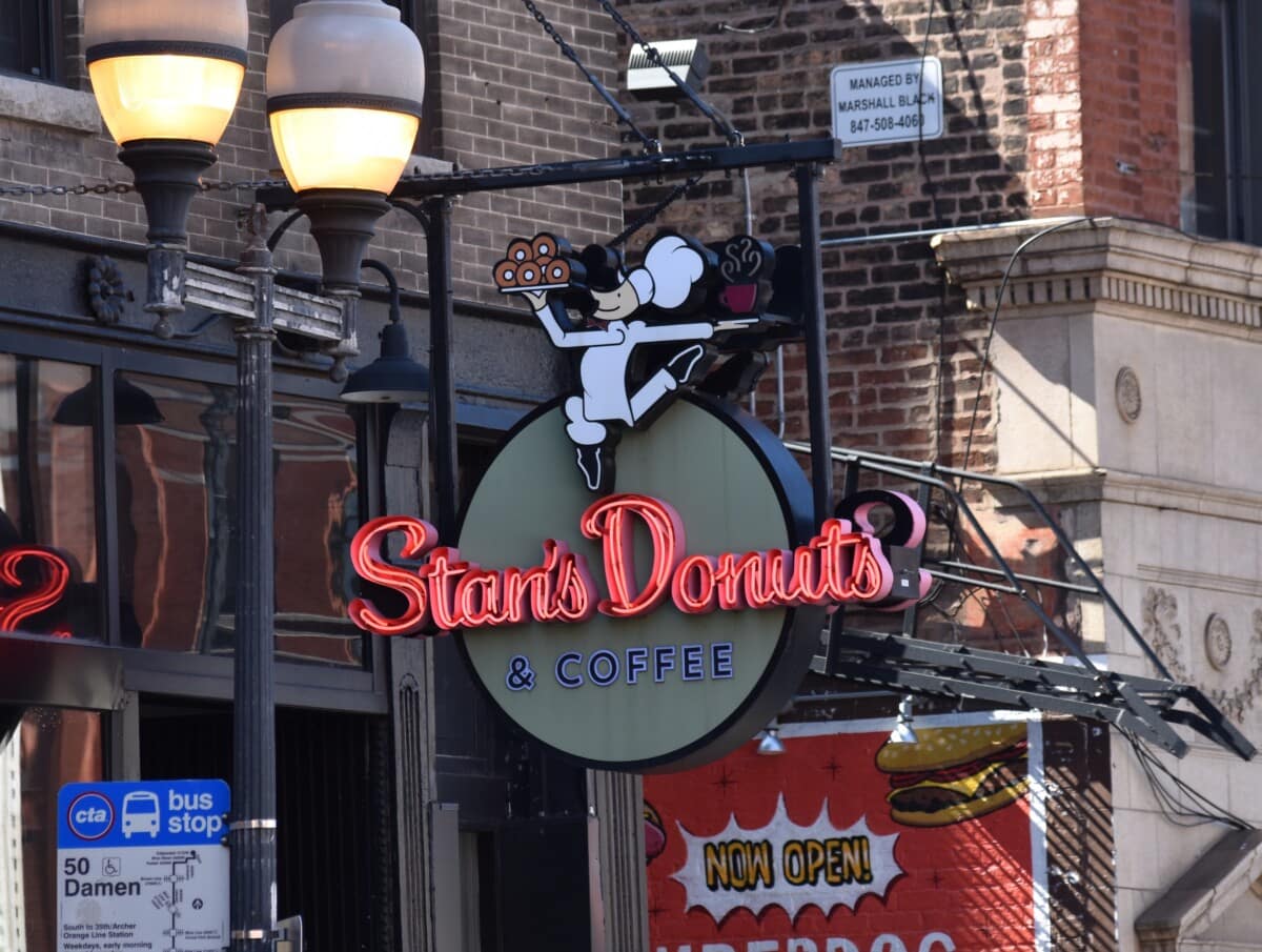 Chicago,,Il,,Usa,-,05-23-2023:,Stan's,Donut,Sign,Hanging,On