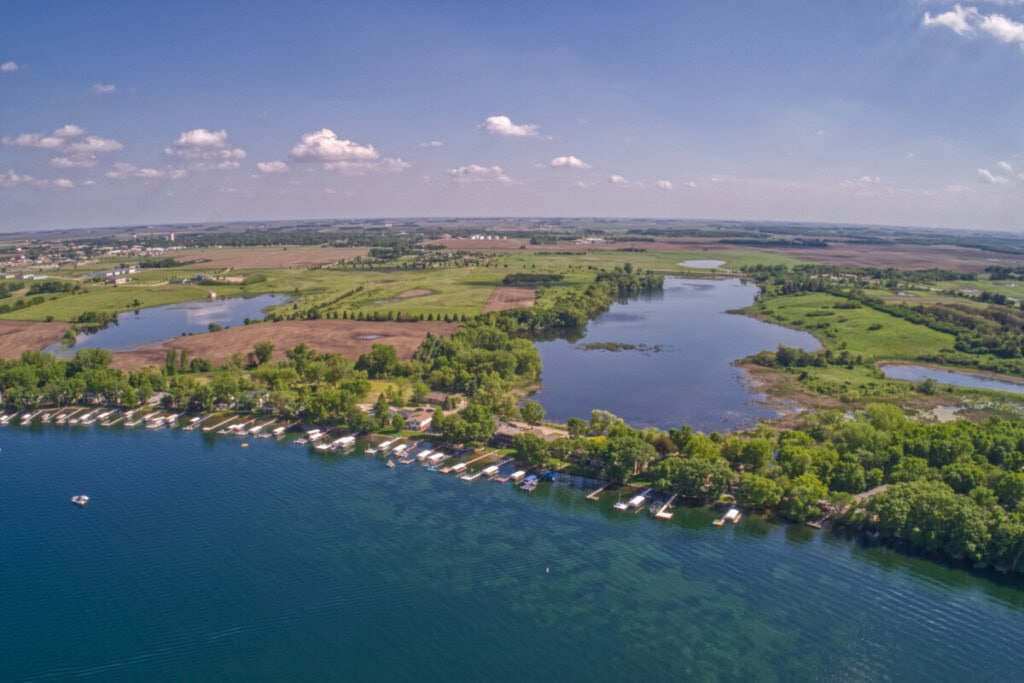 Lake Towns in Iowa: 10 Beautiful Lakes in Iowa to Live on in 2024