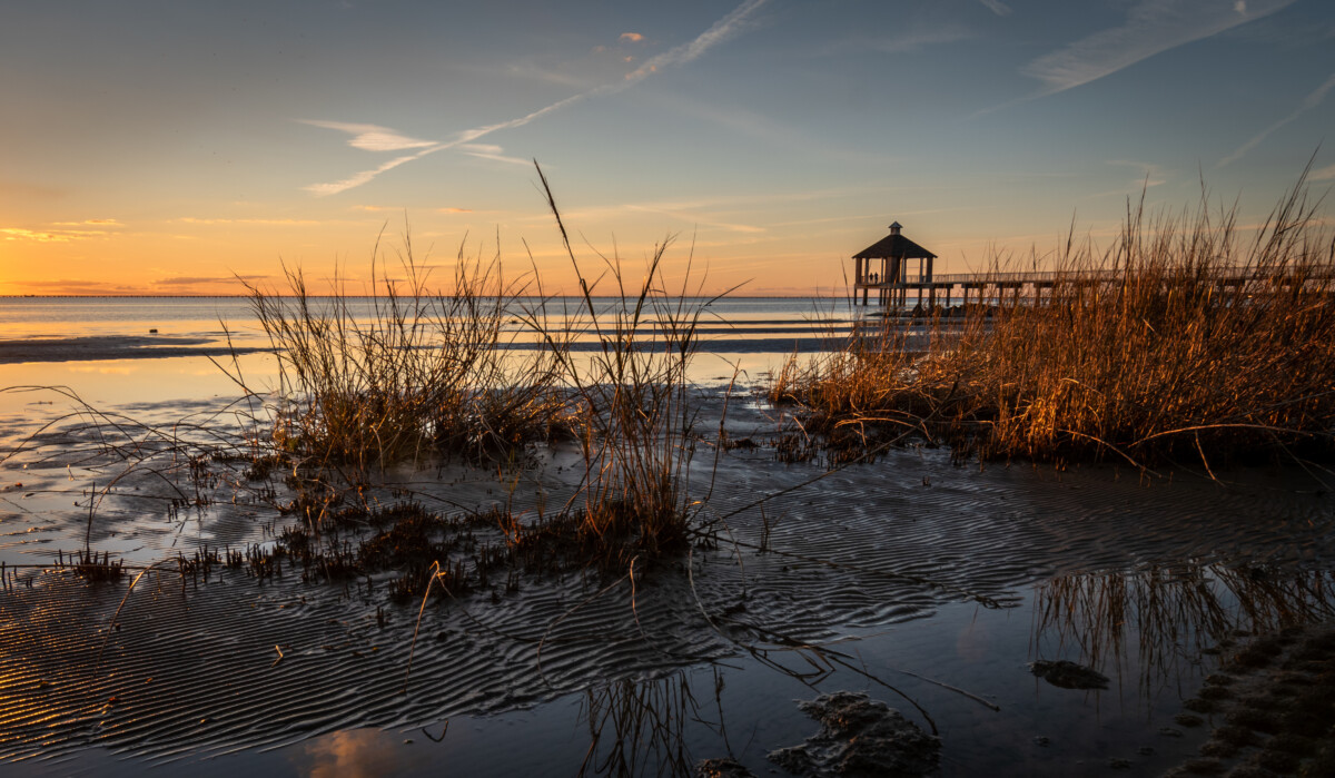 shores of lake pontchartrain in nola