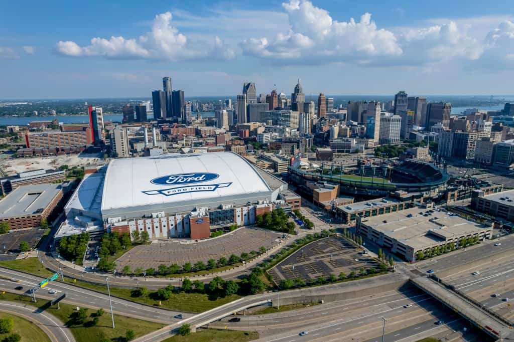 Top 10 NFL Stadiums Fans Can Reach Without a Car