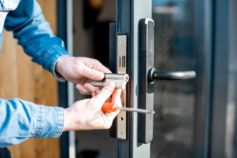 Common reasons homeowners call a locksmith