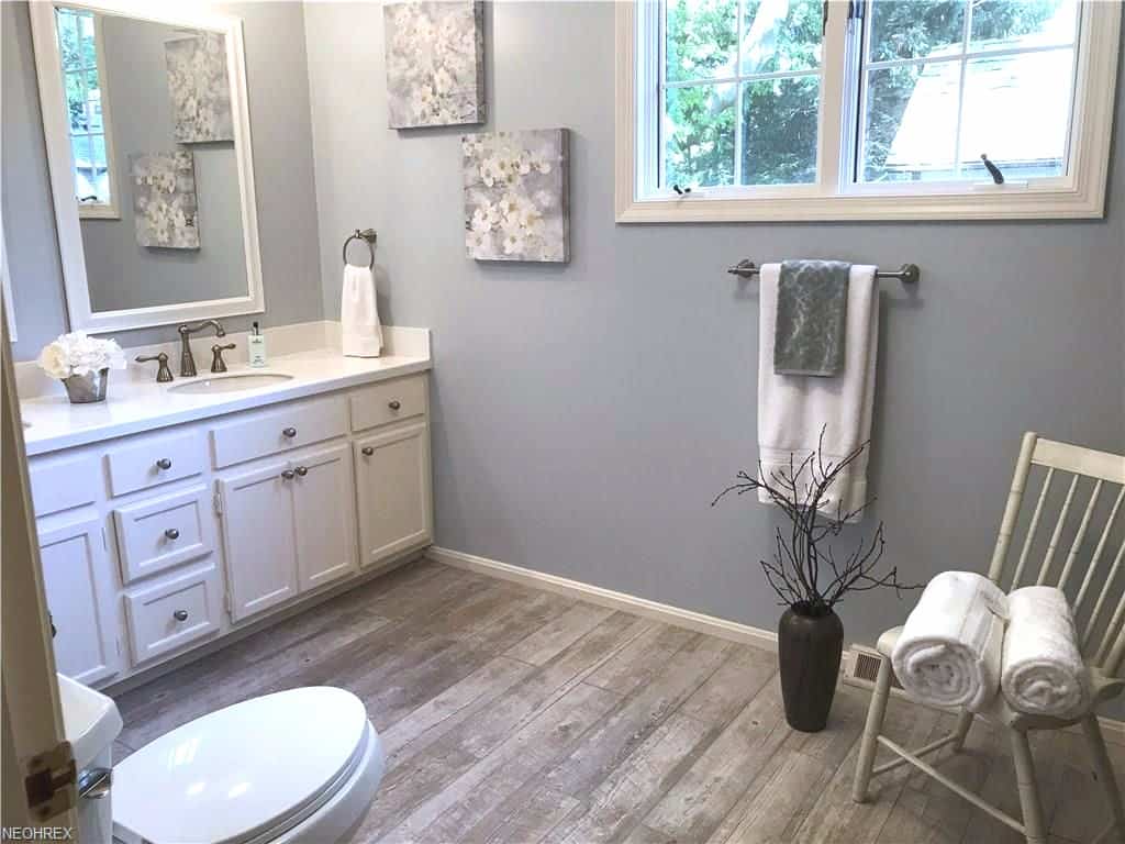 Home Staging Tips Bathroom